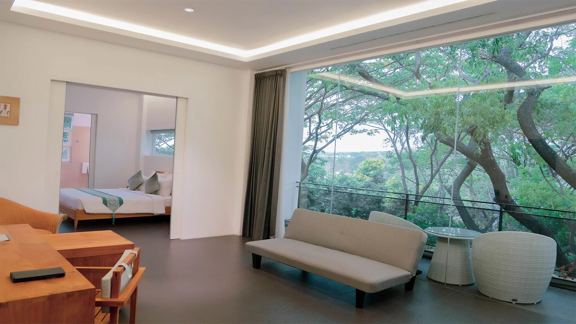 Featured image of Executive Balcony