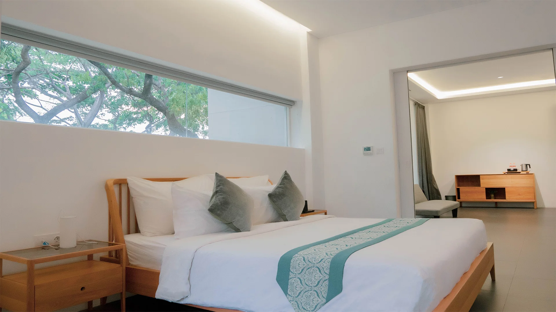 Image 3 of Executive Balcony