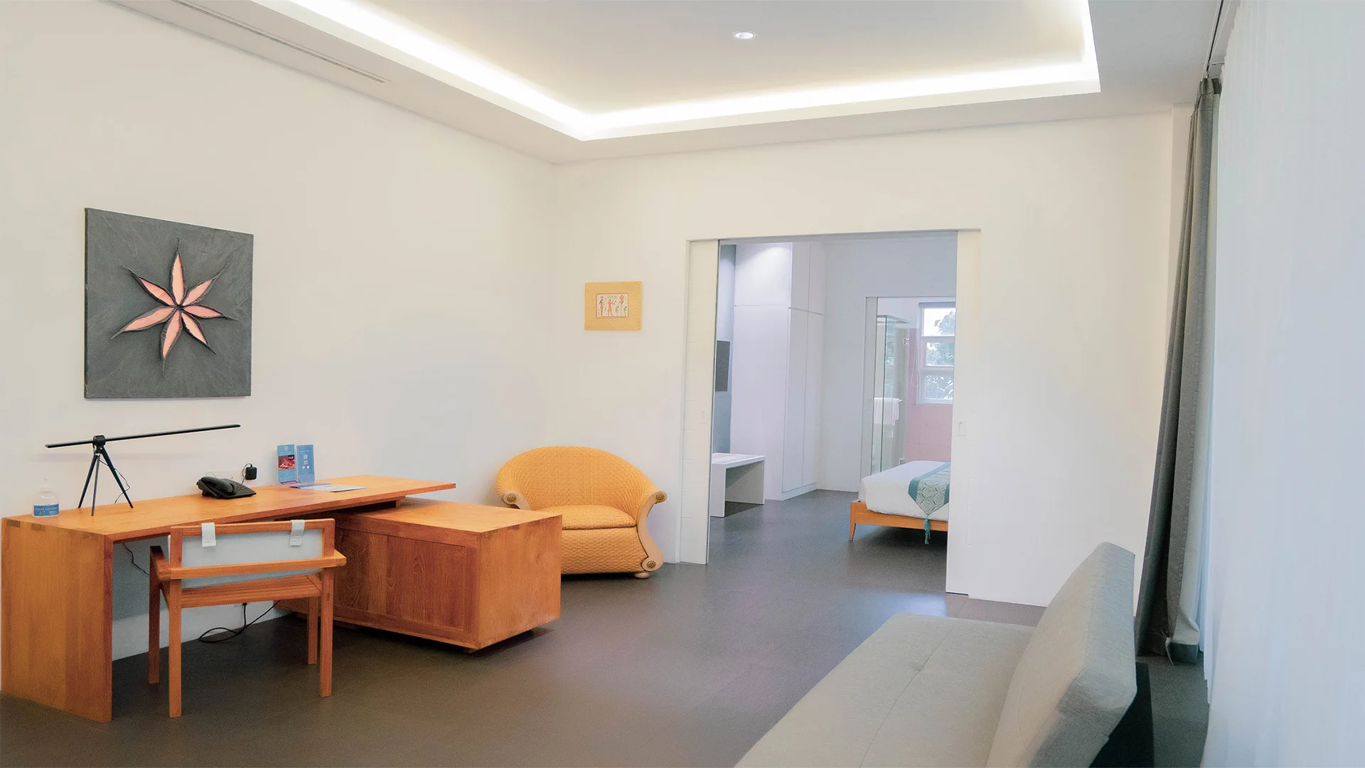 Image 4 of Executive Balcony